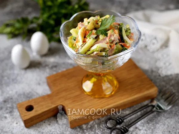 Фото блюда: Салат с бужениной и солеными огурцами