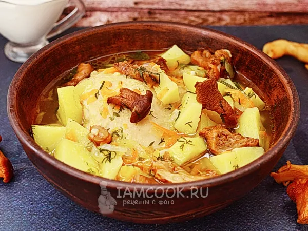 Фото блюда: Суп с лисичками и курицей