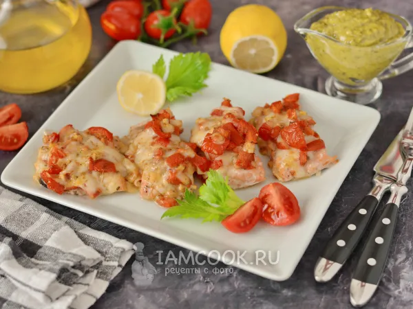 Фото блюда: Кета в духовке с сыром и помидорами