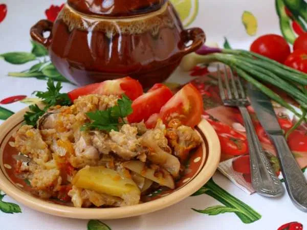 Фото блюда: Рагу в горшочках с курицей