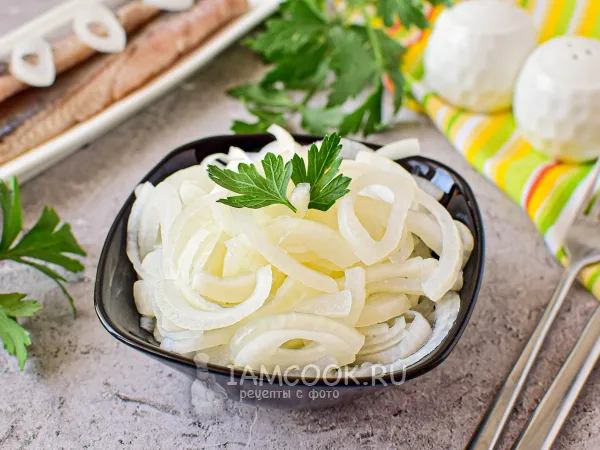 Фото блюда: Маринованный лук в кипятке с уксусом