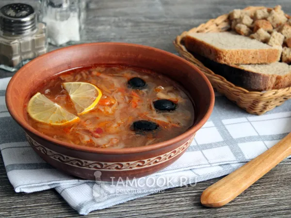 Фото блюда: Солянка из маринованной капусты в мультиварке