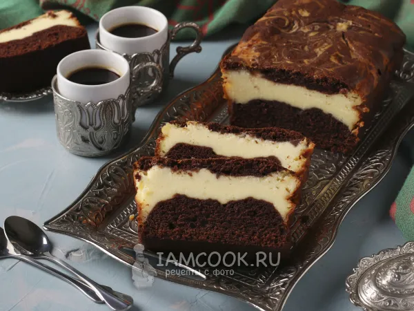 Фото блюда: Пирог с какао и творожной начинкой