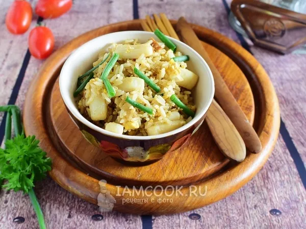 Фото блюда: Жареный рис с кальмарами и яйцом