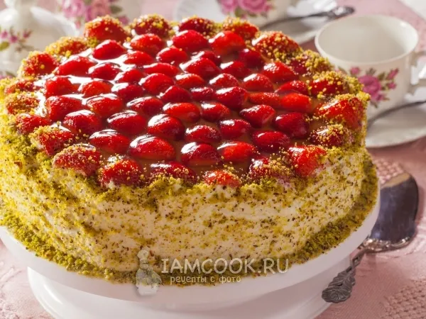 Фото блюда: Бисквитный торт с клубникой