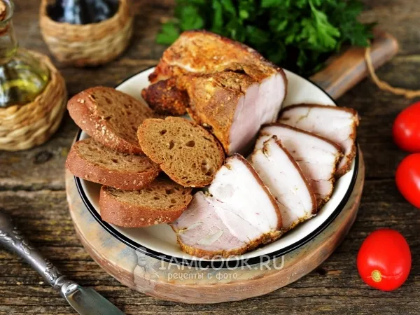 Фото блюда: Грудинка с чесноком в духовке