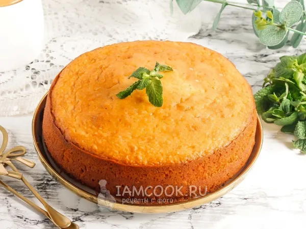 Фото блюда: Бисквитный пирог на кефире (пышный)