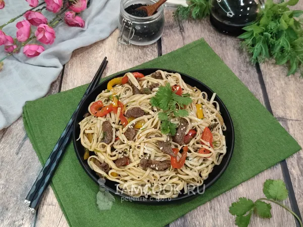 Фото блюда: Лапша удон с говядиной в соусе терияки