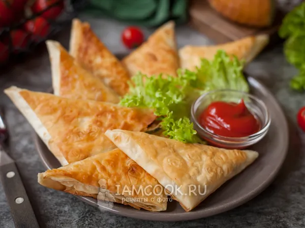 Фото блюда: Треугольники из лаваша с сыром и зеленью