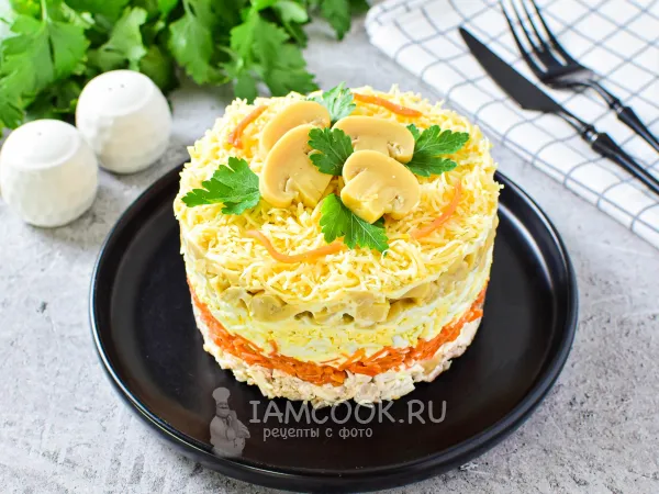 Фото блюда: Салат «Французский» с курицей и грибами