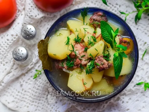Фото блюда: Тушеная картошка с тушенкой в кастрюле