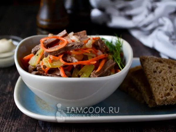 Фото блюда: Салат «Обжорка» с говядиной и корейской морковью