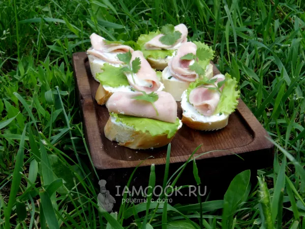 Фото блюда: Бутерброды с творожным сыром и ветчиной