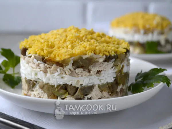 Фото блюда: Салат «Фантазия» с курицей и грибами