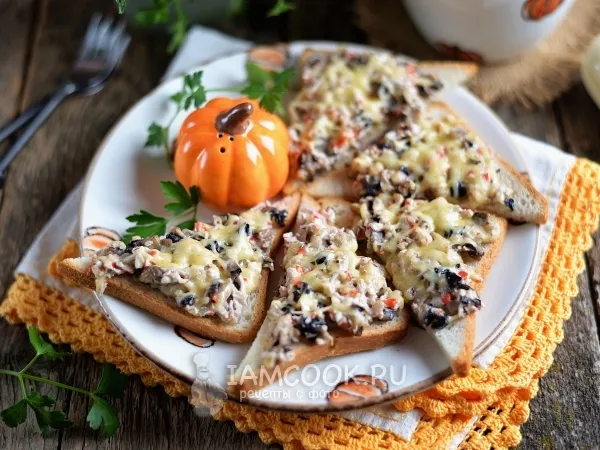 Фото блюда: Бутерброды с крабовыми палочками и сыром