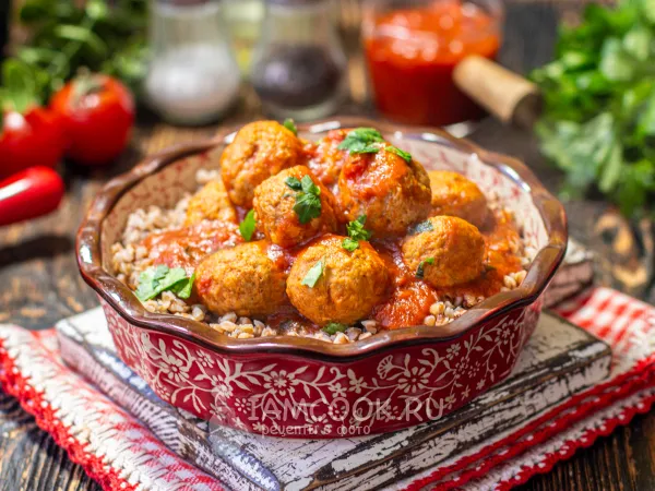Фото блюда: Замороженные тефтели на сковороде (в томатном соусе)
