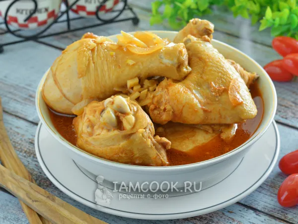 Фото блюда: Курица кусочками с подливкой на сковороде