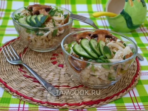 Фото блюда: Салат из шампиньонов и пекинской капусты