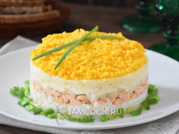 Фото блюда: Салат «Мимоза» с сыром (классический рецепт)