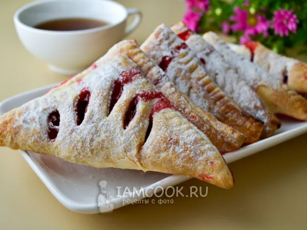 Фото блюда: Слойки с красной смородиной