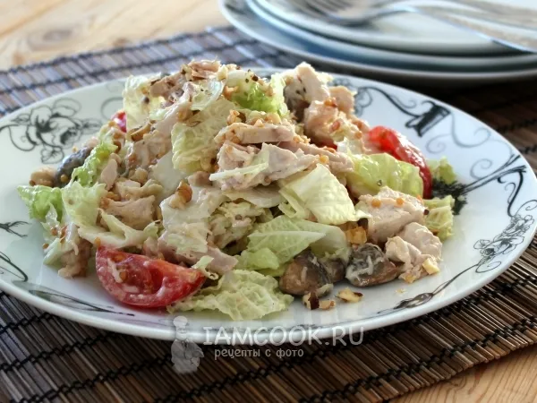 Фото блюда: Салат с курицей, шампиньонами и помидорами