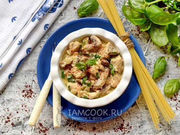 Фото блюда: Сливочный соус с курицей и грибами к пасте
