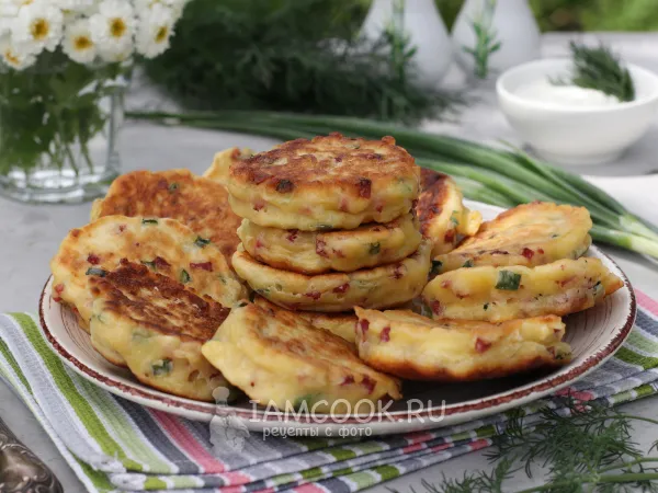 Фото блюда: Оладьи с зелёным луком и колбасой