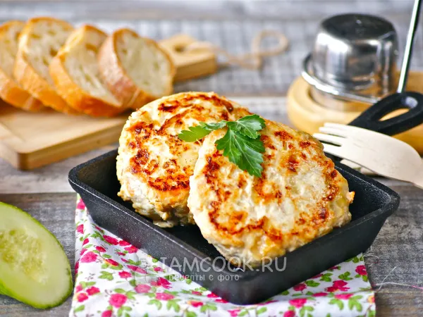 Фото блюда: Куриные котлеты с квашеной капустой