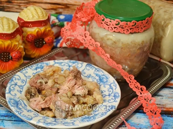 Фото блюда: Свиная тушенка с перловкой (в банке)