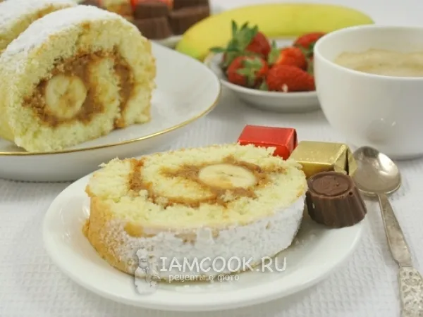 Фото блюда: Бисквитный рулет с бананом и сгущенкой