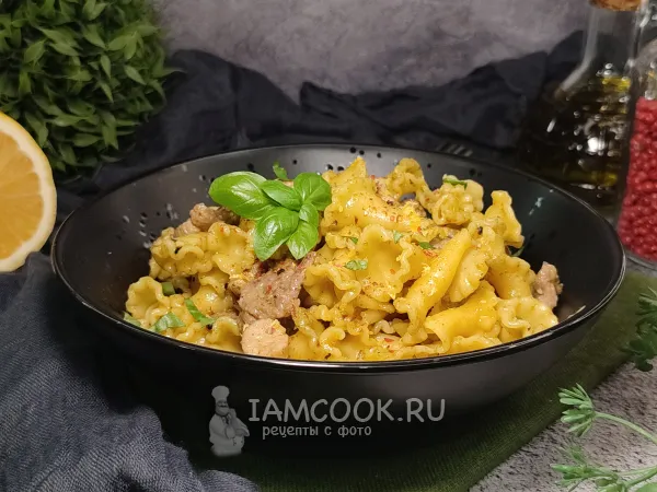 Фото блюда: Паста с индейкой и соусом песто