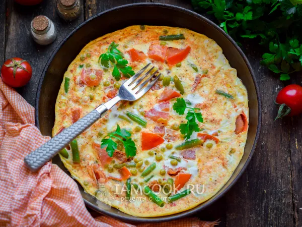 Фото блюда: Омлет со стручковой фасолью, горошком и помидором