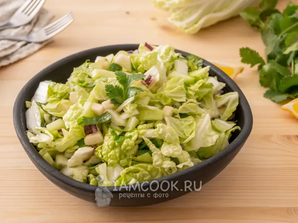 Фото блюда: Салат из пекинской капусты с яблоком и огурцом