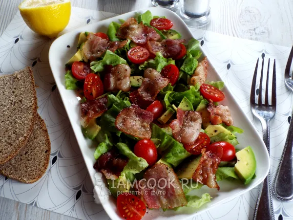 Фото блюда: Салат с авокадо и беконом