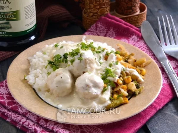 Фото блюда: Куриные шарики в сырно-сливочном соусе