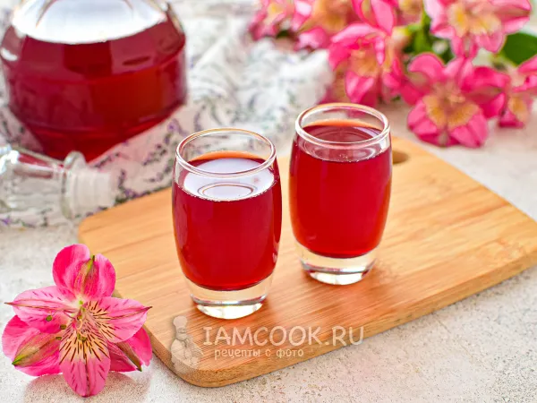 Фото блюда: Настойка из черноплодной рябины на спирту