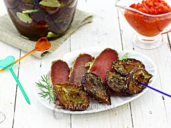 Фото блюда: Вяленые сливы с чесноком