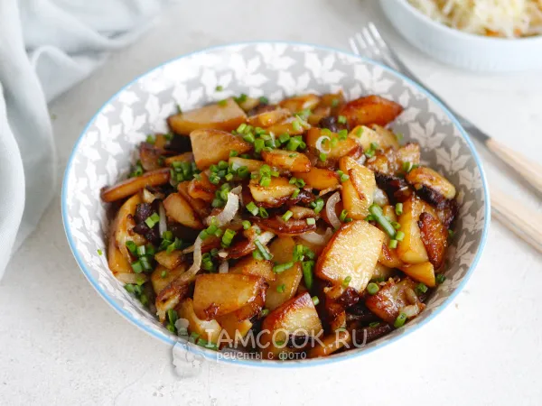 Фото блюда: Жареная картошка с салом в мультиварке