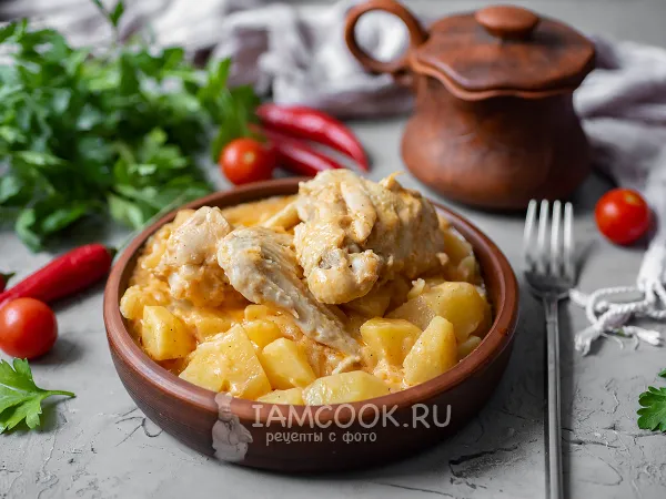 Фото блюда: Куриные крылышки с картошкой в мультиварке