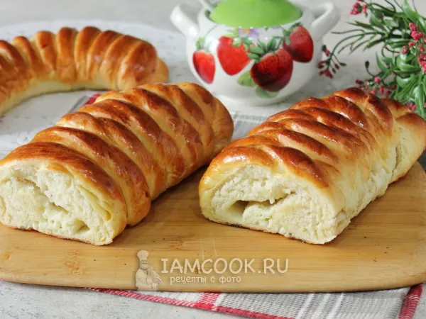 Фото блюда: Рулет из дрожжевого теста с творогом