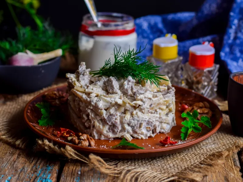 Фото блюда: Салат со свининой и яблоком