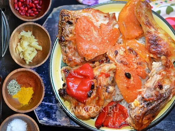 Фото блюда: Курица в духовке с тыквой