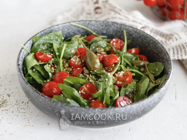 Фото блюда: Салат с рукколой, шпинатом и помидорами