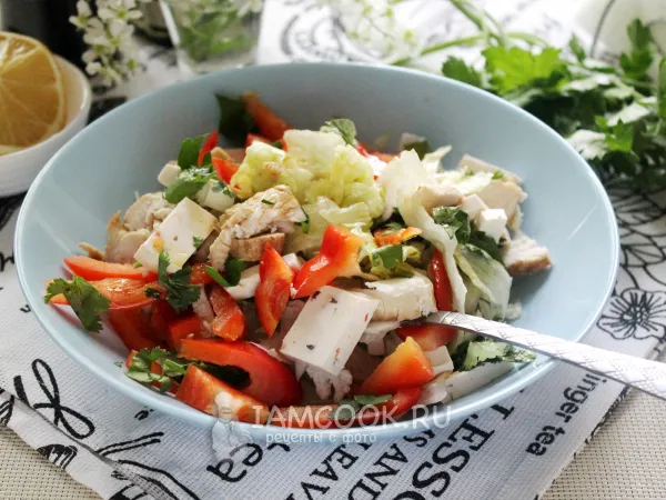 Фото блюда: Салат с курицей и фетаксой