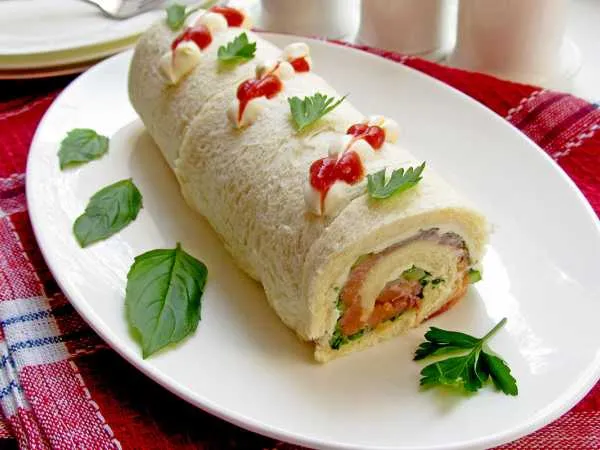 Фото блюда: Сендвич-рулет с копченой семгой