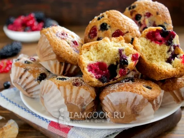 Фото блюда: Маффины с ягодами (ассорти, на масле)