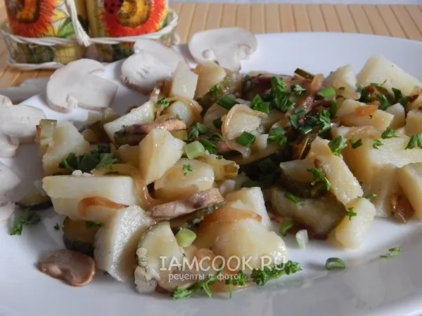 Фото блюда: Теплый салат с шампиньонами