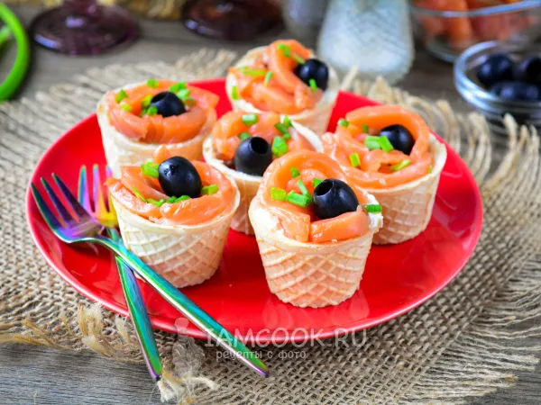 Фото блюда: Тарталетки с форелью и творожным сыром