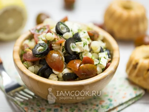 Фото блюда: Салат с макаронами, помидорами и сыром