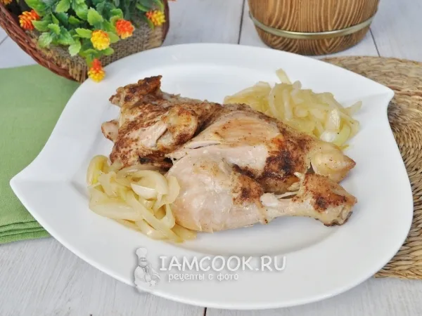 Фото блюда: Курица с луковым гарниром в мультиварке